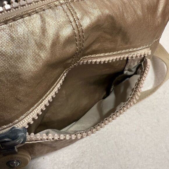 Kipling Gold Crossbody Bag with Adjustable Strap and Textured Finish - Picture 9 of 15